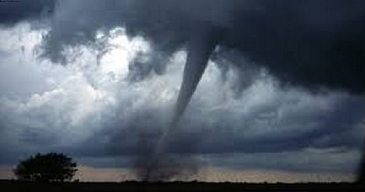Nine killed in US as tornado hits Alabama
